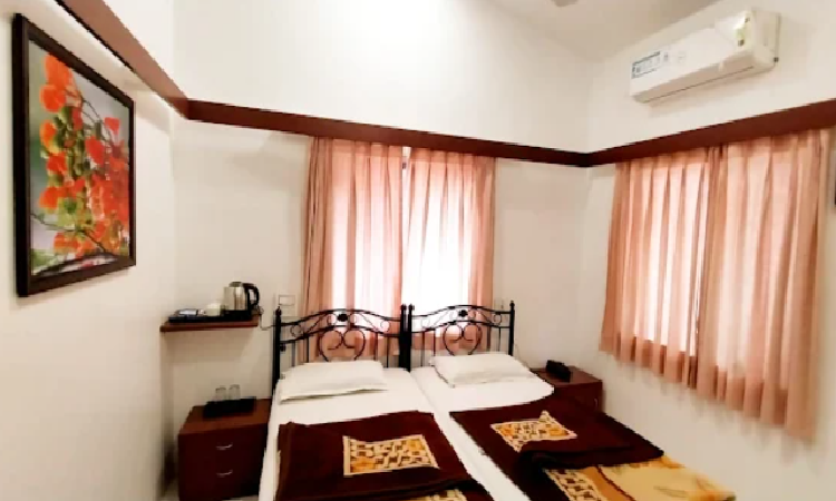 1 x Deluxe Room A/C